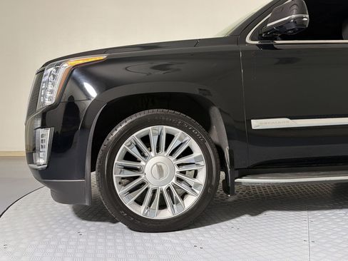Used 2016 Cadillac Escalade Platinum AWD/4WD image 23