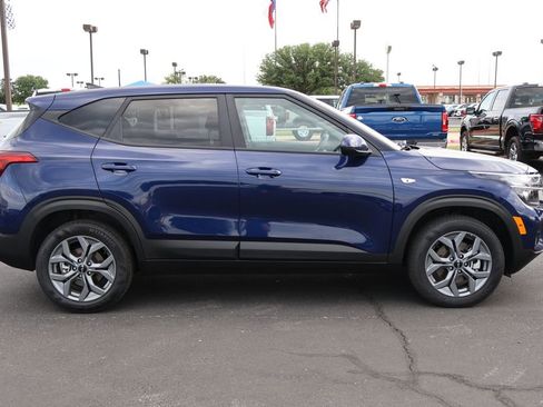 Used 2026 Kia Seltos LX AWD/4WD image 9