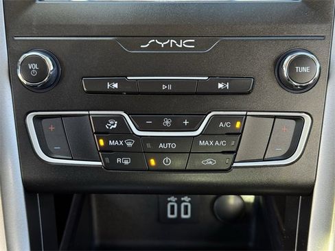 Certified 2020 Ford Fusion SE image 19