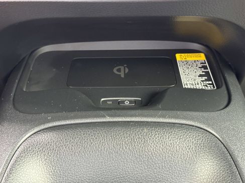 Used 2025 Toyota Corolla SE w/ SE Premium Package image 27