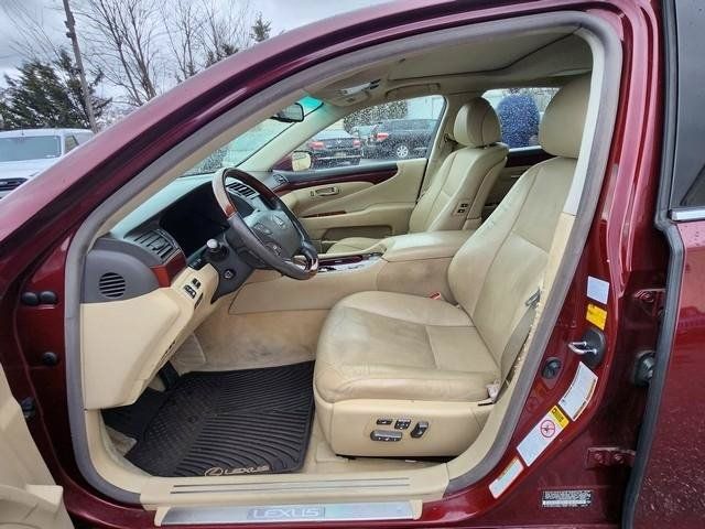 Used 2007 Lexus LS 460 w/ Comfort Pkg RWD image 10
