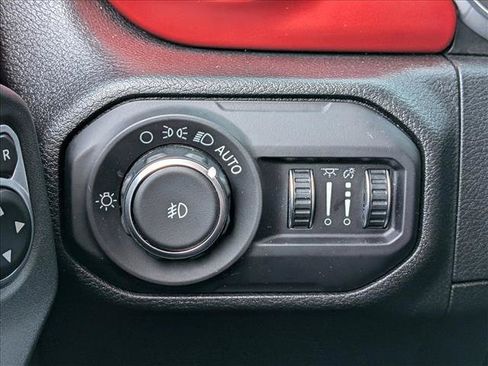 Used 2018 Jeep Wrangler Unlimited Rubicon w/ Safety Group AWD/4WD image 16