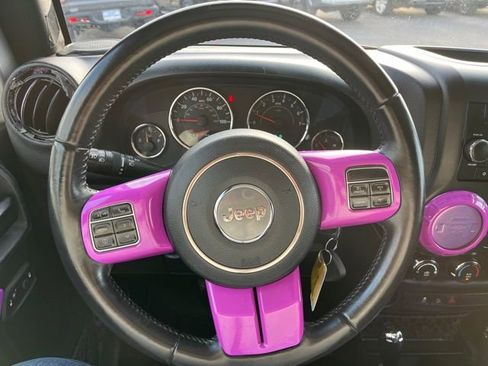 Used 2018 Jeep Wrangler Unlimited Sport S image 32