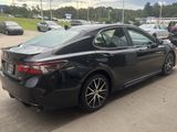 Used 2023 Toyota Camry SE image 2