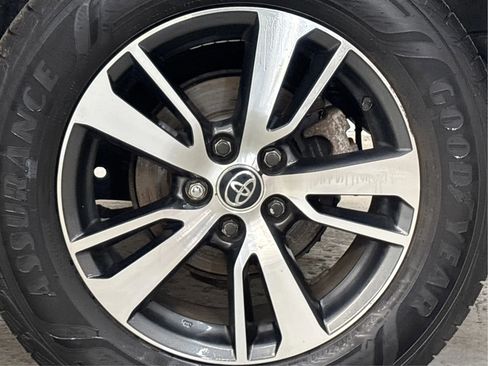 Used 2017 Toyota RAV4 XLE w/ Carpet Mat Package image 31