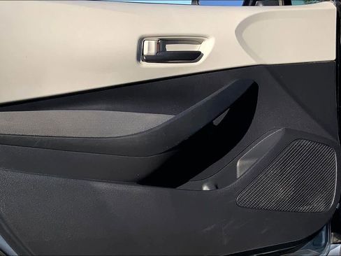 Used 2022 Toyota Corolla LE image 20