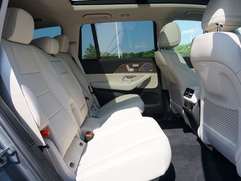 New 2026 Mercedes-Benz GLS 450 4MATIC image 36
