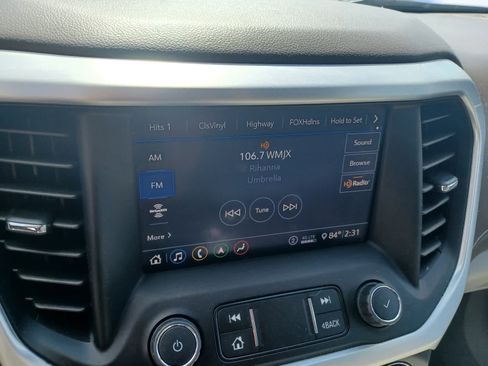Used 2020 GMC Acadia SLT FWD image 10