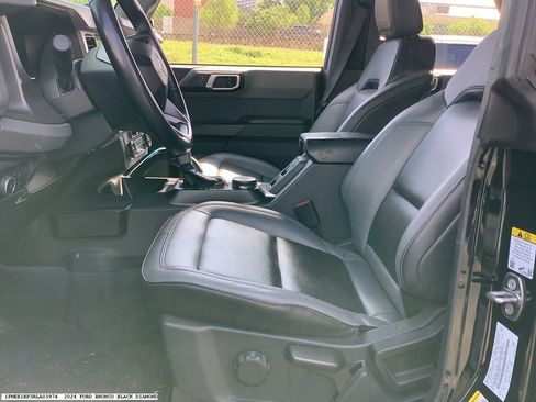 Used 2024 Ford Bronco Black Diamond image 12