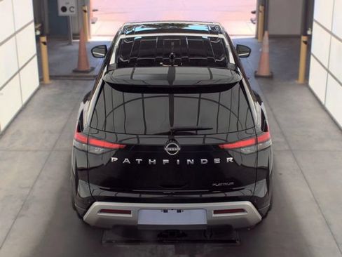 Certified 2025 Nissan Pathfinder Platinum FWD image 9