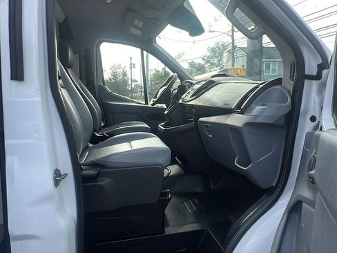 Used 2018 Ford Transit 250 130 Low Roof image 31