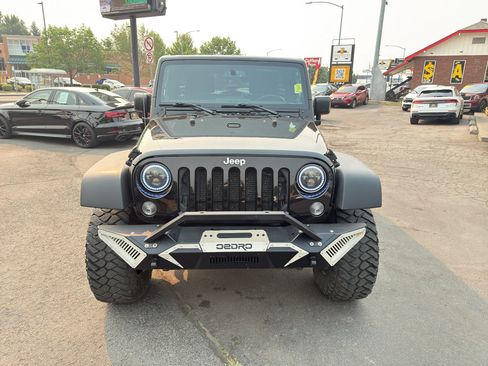 Used 2014 Jeep Wrangler Unlimited Rubicon AWD/4WD image 12