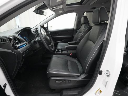 Used 2024 Honda Odyssey Elite image 7