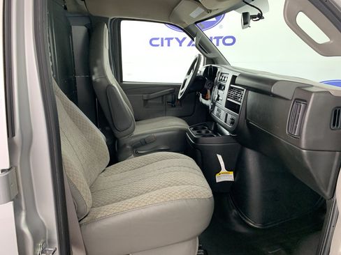 Used 2024 Chevrolet Express 2500 w/ Driver Convenience Package RWD image 31