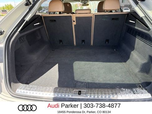 Used 2022 Audi Q8 Prestige AWD/4WD image 11