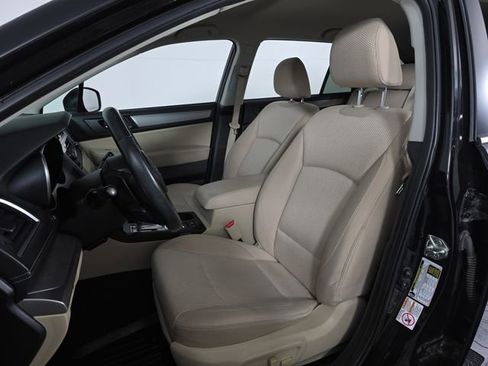 Used 2019 Subaru Outback 2.5i Premium image 16