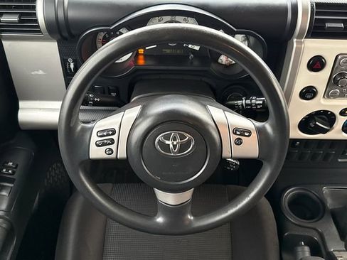 Used 2014 Toyota FJ Cruiser 4WD w/ Convenience Package image 13