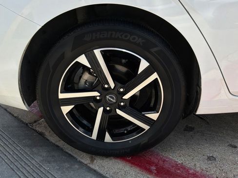 Used 2025 Nissan Sentra SV FWD image 9