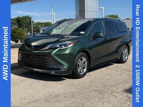Used 2022 Toyota Sienna Platinum AWD/4WD image 7