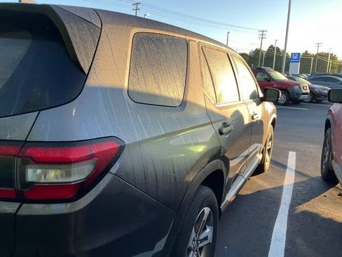 Used 2023 Honda Pilot EX-L image 5