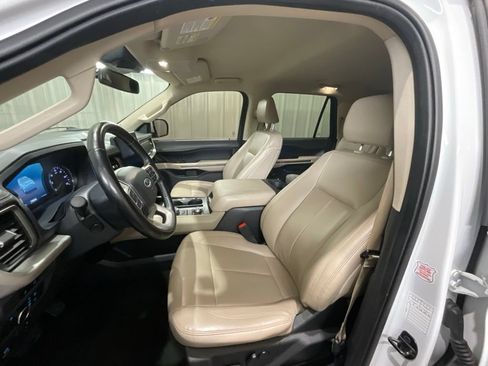 Used 2023 Ford Expedition Max XLT AWD/4WD image 9