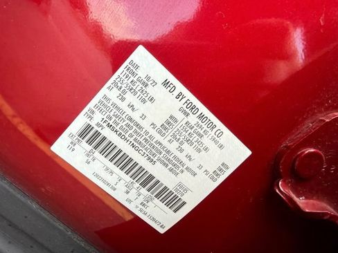 Used 2022 Ford Explorer XLT w/ Equipment Group 202A AWD/4WD image 6