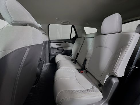 Used 2023 Honda Pilot LX image 19