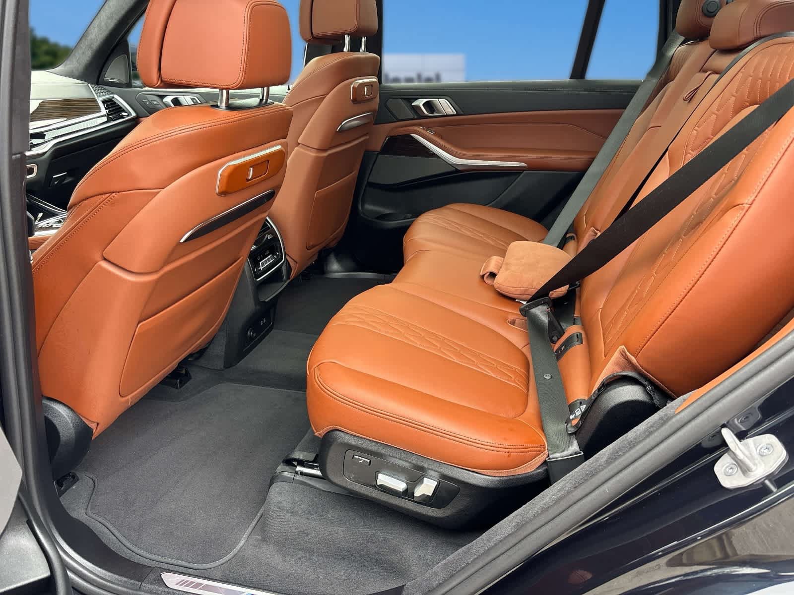 Used 2024 BMW X7 M60i w/ Executive Package AWD/4WD image 11