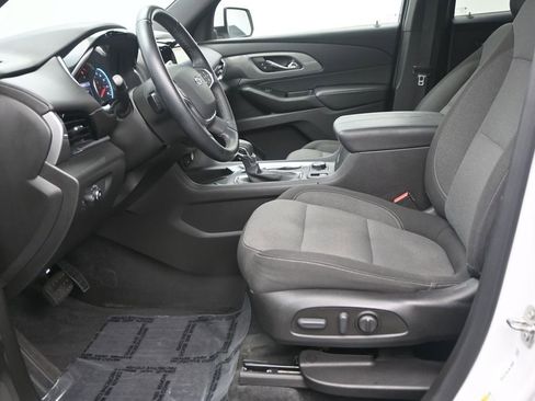 Used 2023 Chevrolet Traverse LT FWD image 11