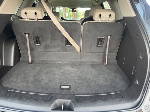 Used 2019 Buick Enclave Essence FWD image 8