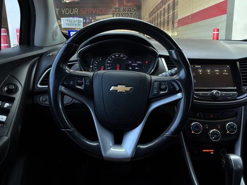 Used 2019 Chevrolet Trax LT w/ LT Convenience Package FWD image 30