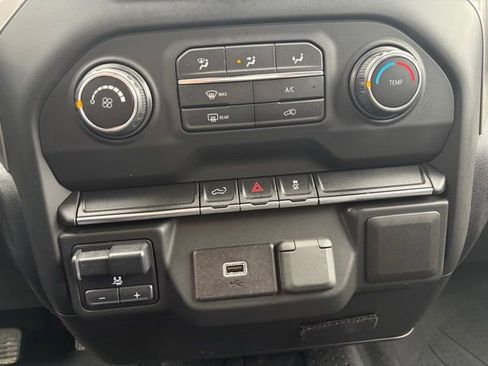 Used 2020 Chevrolet Silverado 1500 Custom w/ Custom Convenience Package AWD/4WD image 26