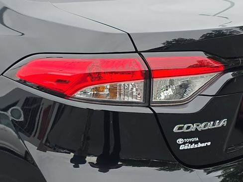 Used 2025 Toyota Corolla LE FWD image 32