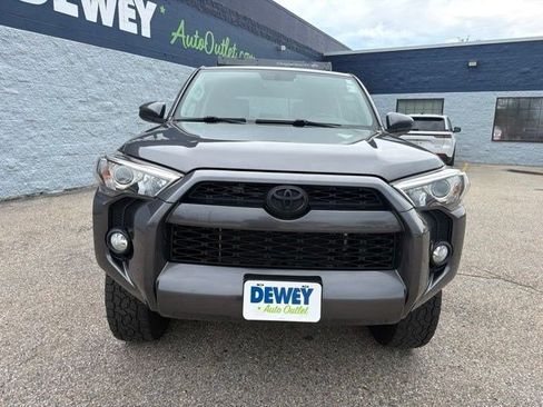 Used 2018 Toyota 4Runner SR5 AWD/4WD image 8