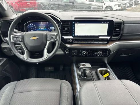 Used 2024 Chevrolet Silverado 1500 LT image 11