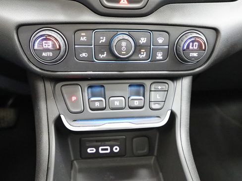 Certified 2019 GMC Terrain Denali w/ Advanced Safety Package AWD/4WD image 6