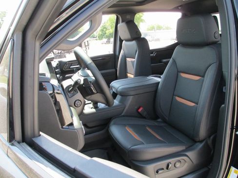 New 2026 GMC Sierra 1500 AT4 w/ AT4 Premium Package image 12