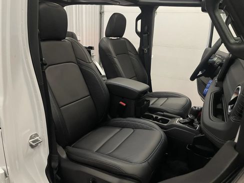 Used 2024 Jeep Wrangler High Altitude AWD/4WD image 46