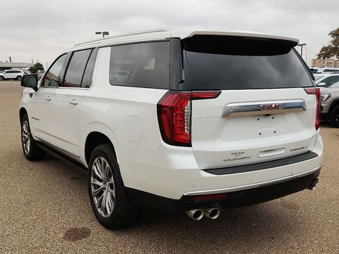 Used 2022 GMC Yukon XL Denali image 3