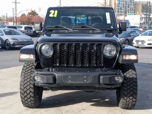 Used 2021 Jeep Gladiator Willys image 11