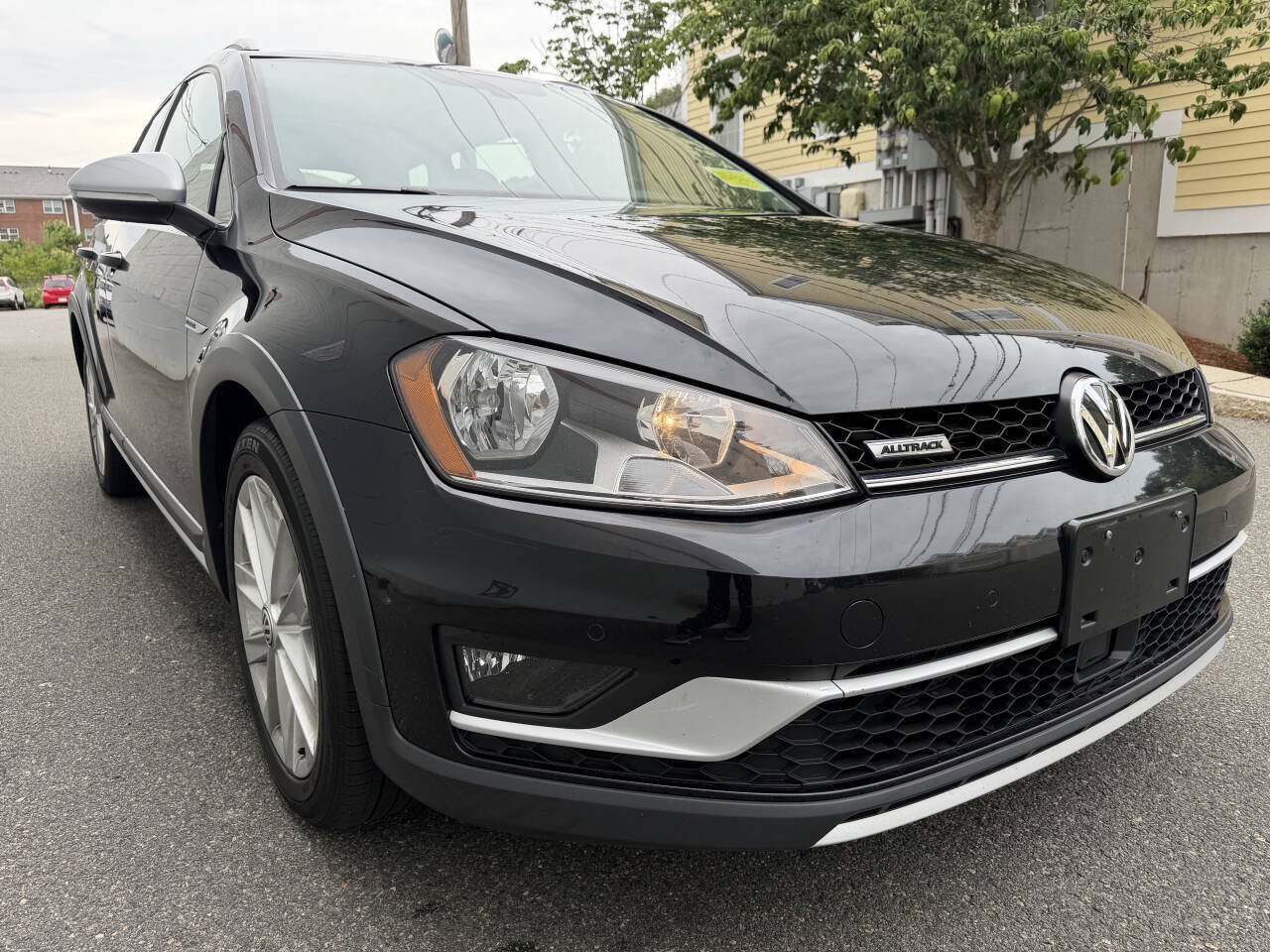 Used 2017 Volkswagen Golf Alltrack SE AWD/4WD image 11