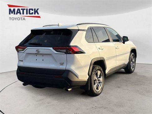 Used 2022 Toyota RAV4 XLE image 7