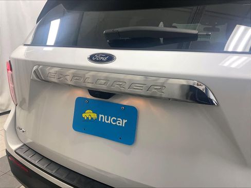 Used 2023 Ford Explorer XLT w/ Equipment Group 202A image 28