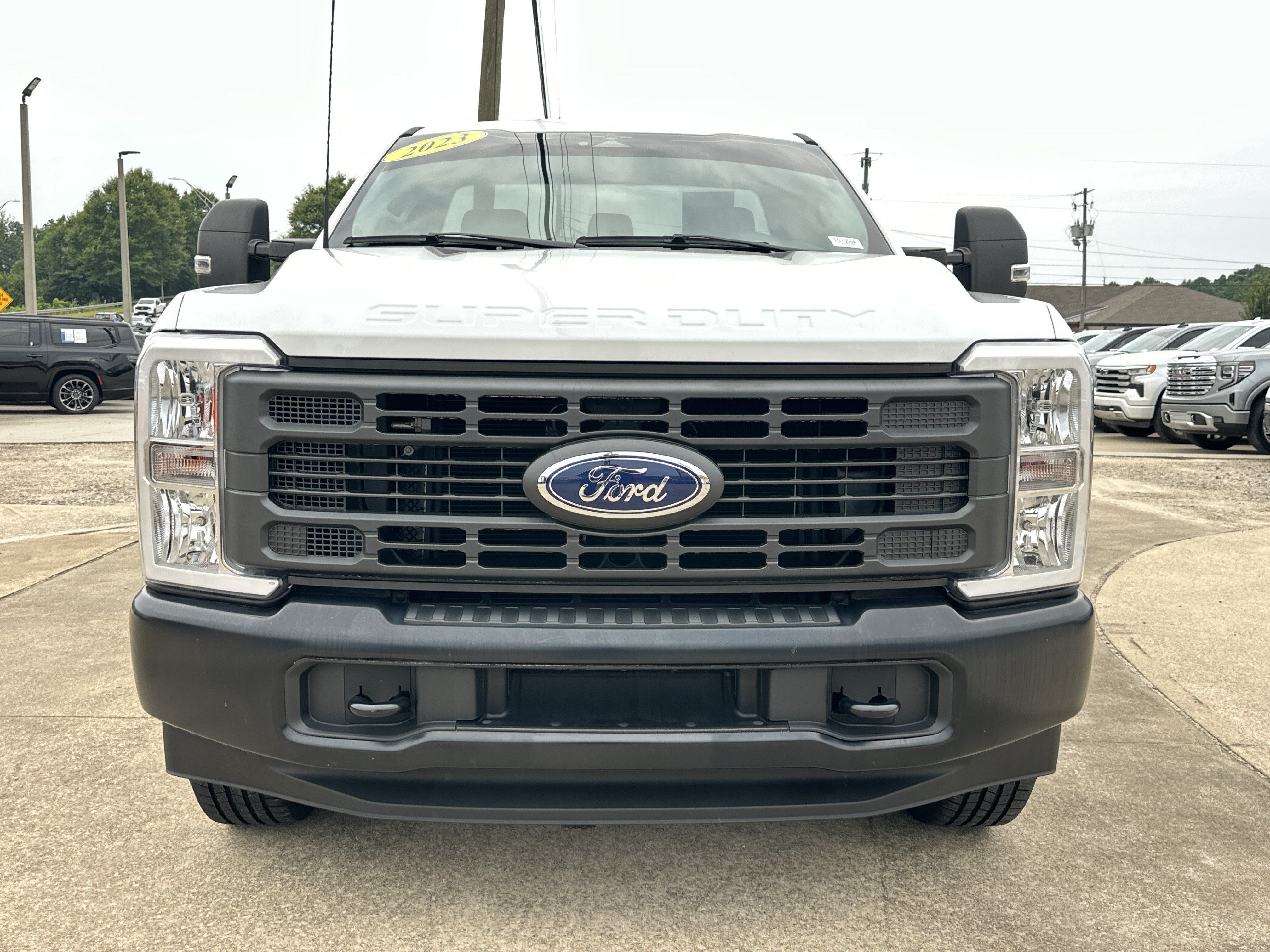 Used 2023 Ford F250 XL RWD image 3