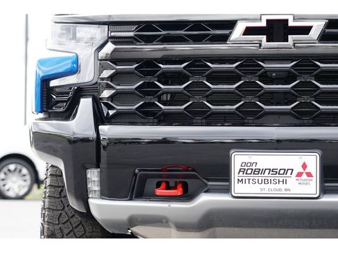 Used 2024 Chevrolet Silverado 1500 ZR2 image 9