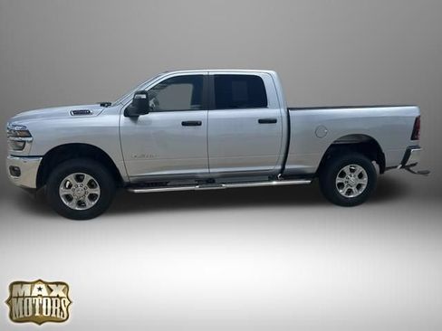 Used 2026 RAM 2500 Big Horn AWD/4WD image 4