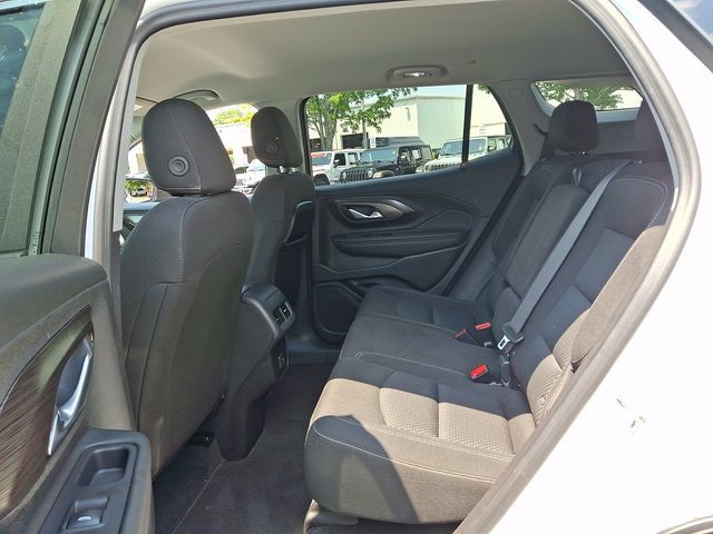 Used 2024 GMC Terrain SLE w/ Driver Convenience Package FWD image 10