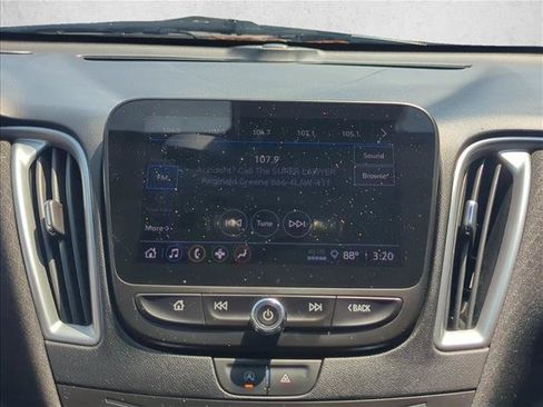 Used 2022 Chevrolet Malibu LT FWD image 19
