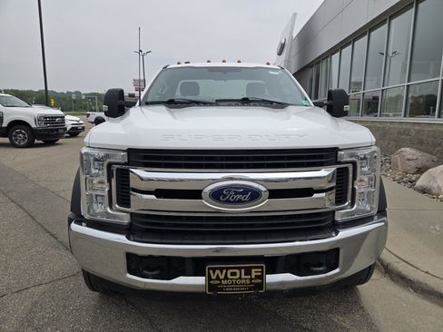 Used 2018 Ford F550 2WD Regular Cab Super Duty image 4