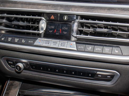 Used 2022 BMW X5 sDrive40i w/ M Sport Package image 23